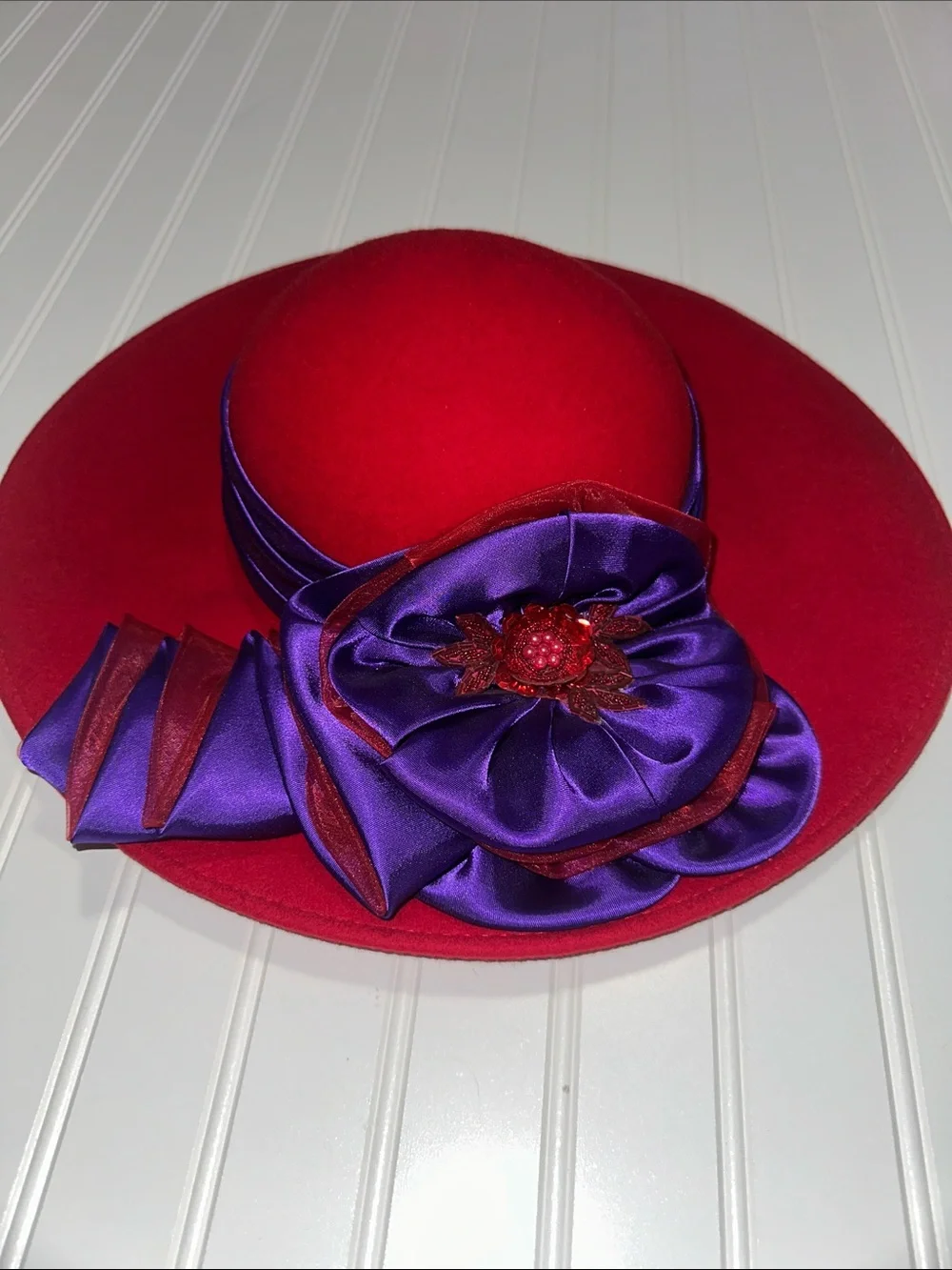 Red Hatter Club Something Special 100% Wool Red Church Derby Kentucky Derby Wide
